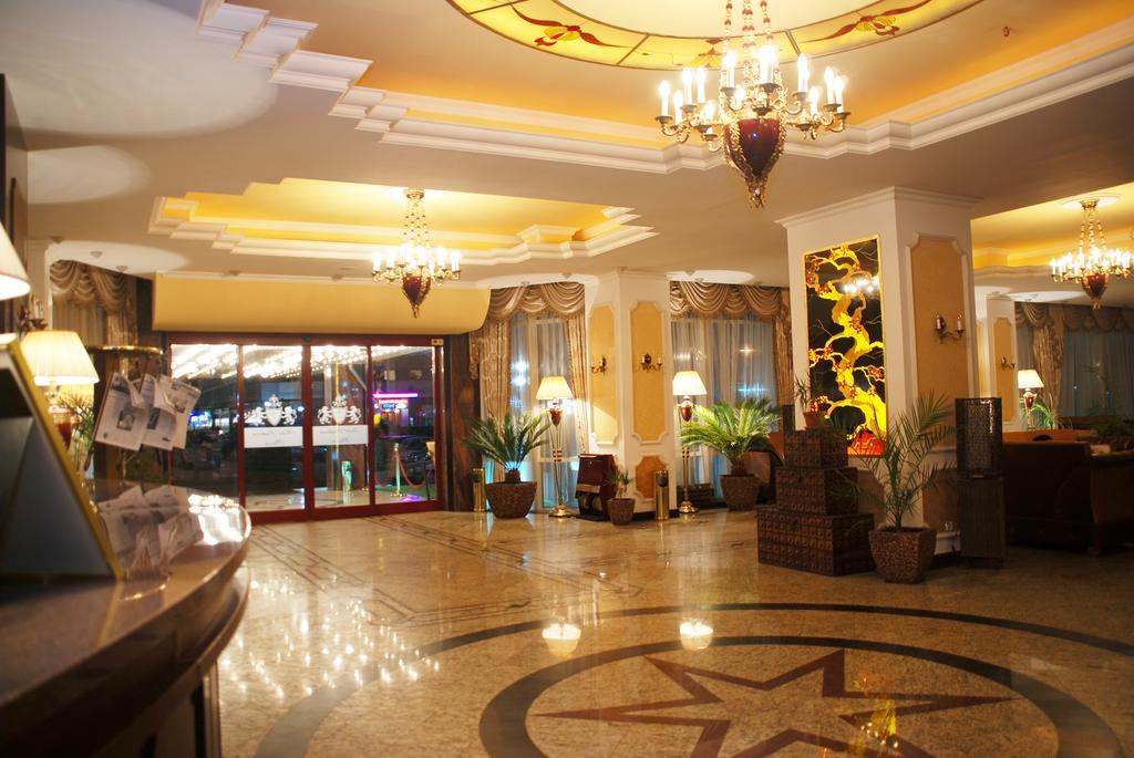 Hotel Prahova Plaza Ploieşti Exterior foto