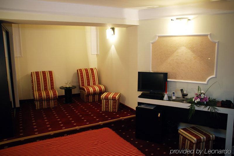 Hotel Prahova Plaza Ploieşti Zimmer foto